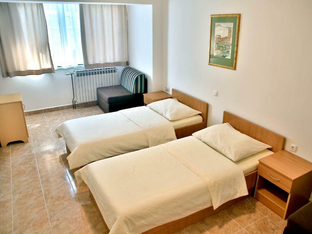 Motel Dobra Duga Resa Buitenkant foto